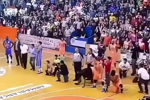 心脏骤停！格里芬：你觉得跨车扣篮很简单是吧？