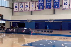 杨鸣发视频恭喜中国男篮再次完成惊天逆转👍🏻