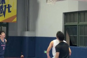 手感热了库里来了也得让一让？打篮球女生全场实战爆砍55分