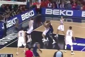 杨毅：詹姆斯生涯没有遗憾了，他想要做的事全都实现了！