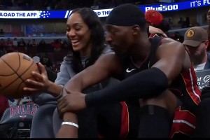 当关注列表照进现实~CBA扣篮冠军张鼎岩与拉拉队宝贝合影