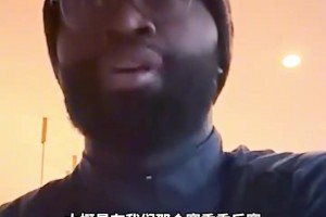 巴克利在中场时曾言：湖人今晚一定输，这位穿老詹球衣的女孩最后会哭的！